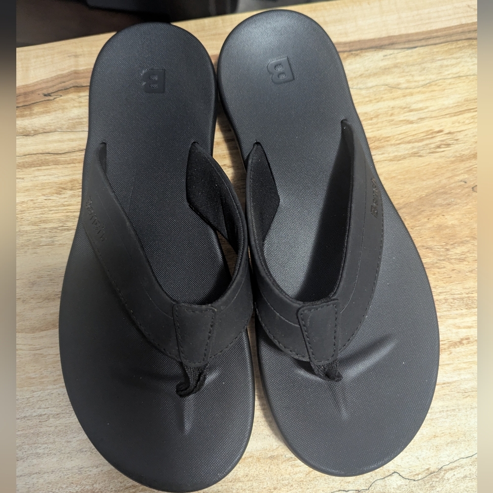 Bench Sandals - Size 6